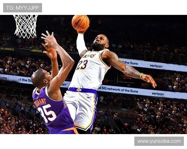 詹姆斯常规赛20+5+5场次破966创历史纪录