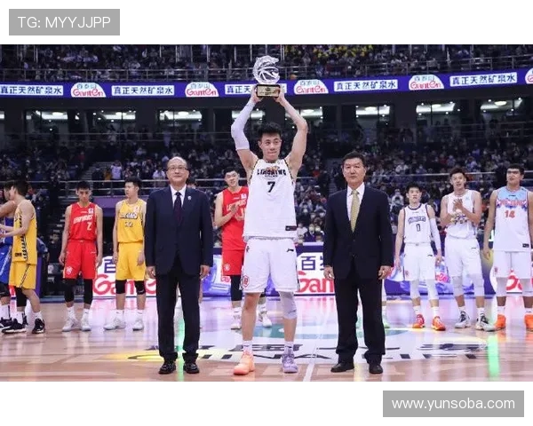 深圳双料MVP领衔 成为本土与国际双奖得主